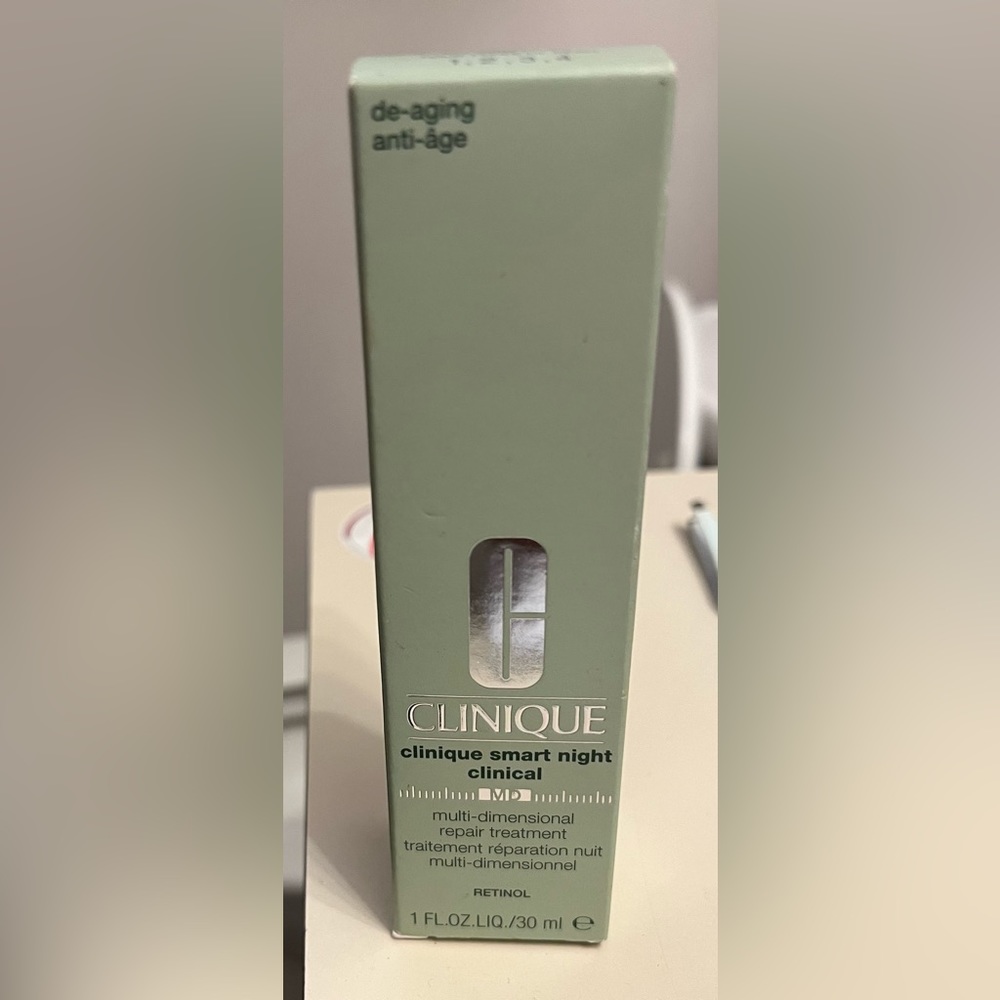 Clinique Smart Night Clinical MD Multi-Dimensional Repair Treatment